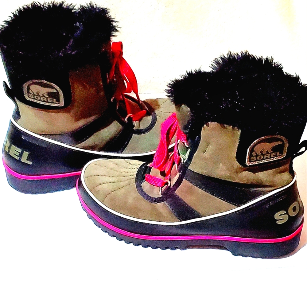 SOREL TIVOLI II WINTER BOOTS. WOMENS Sz: 9.5 LIKE NEW! GREEN, WATERPROOF SUEDE